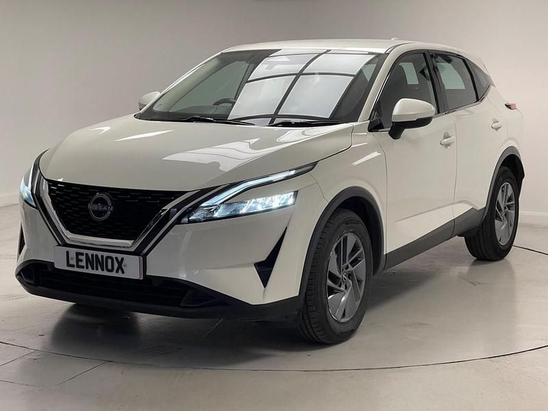 Used Nissan Qashqai Acenta Premium 158 HP (116 kW) 2022 White SUV