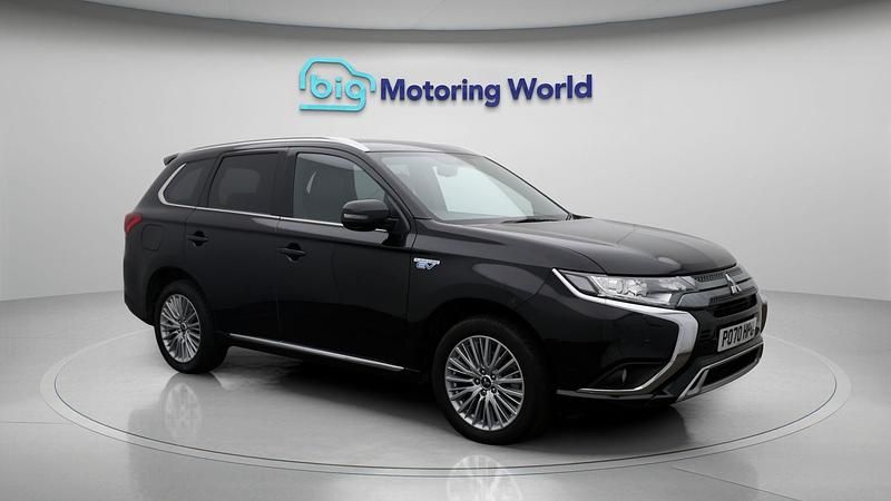 Used 2020 Mitsubishi Outlander P-HEV Estate | £16,800 (A bit pricey) - Image 1/4