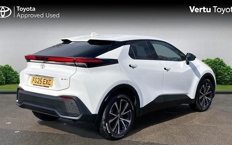Used Toyota C-HR Design 140 HP (102 kW) 2025 White SUV