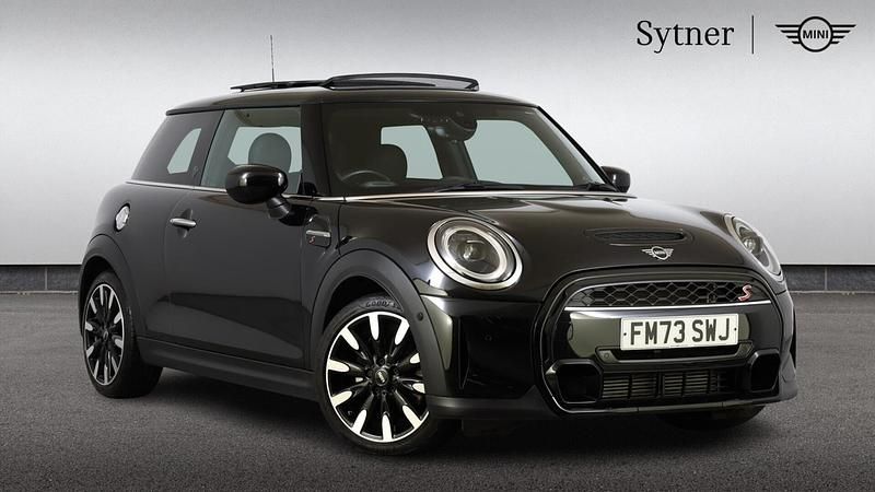 Black Used 2023 Mini Cooper S Exclusive Hatchback | £23,500 (Fair price) - Image 1/4