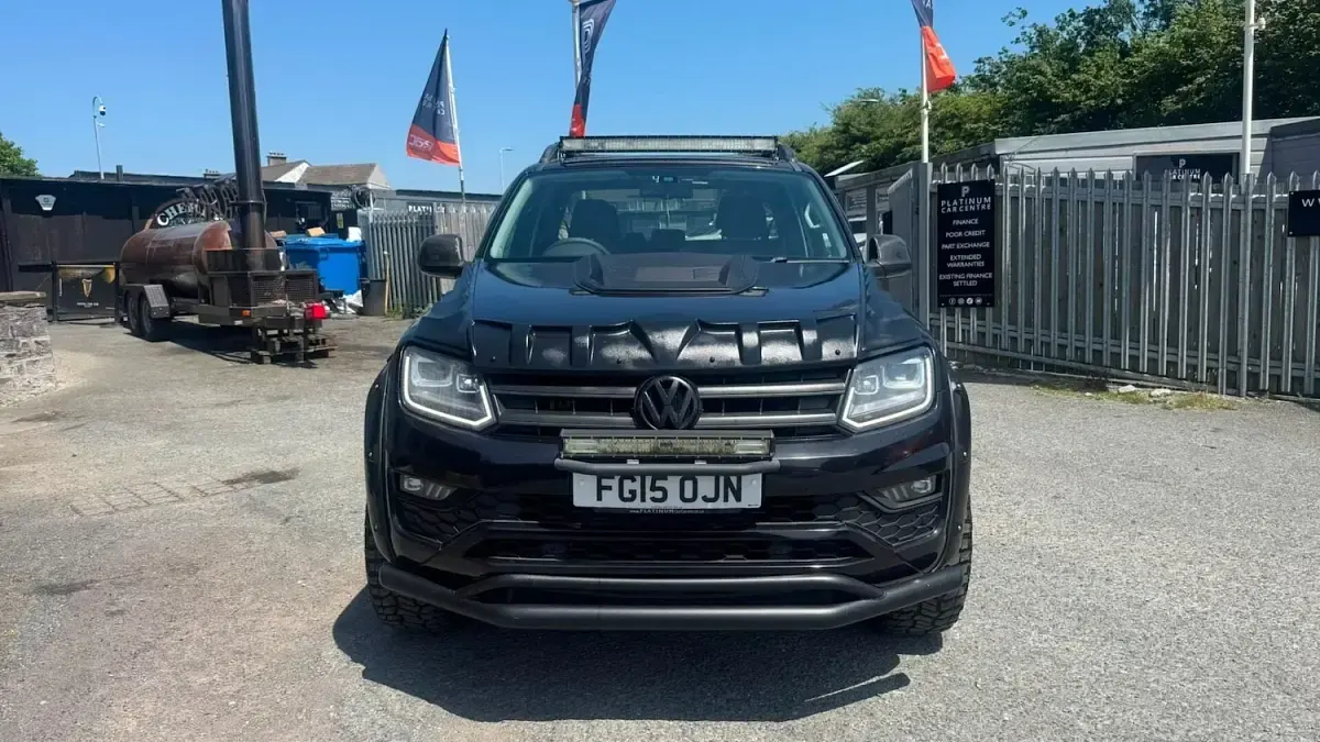 Used VW Amarok Ultimate 180 HP (132 kW) 2015 Black Pickup