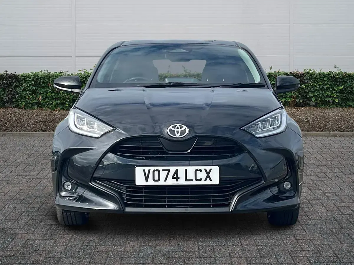 Used Toyota Yaris Design 116 HP (85 kW) 2024 Black Hatchback