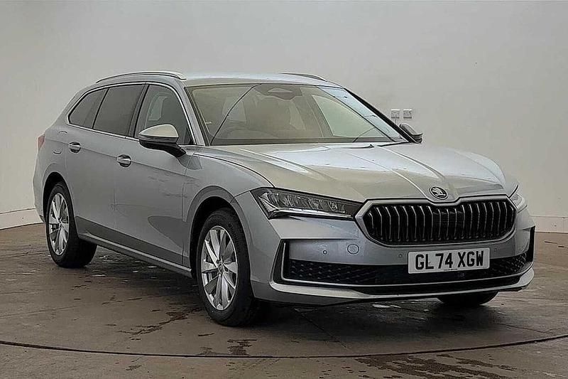 Pebble silver metallic New 2024 Skoda Superb SE Technology Estate | £25,995 (Super price) - Image 1/4