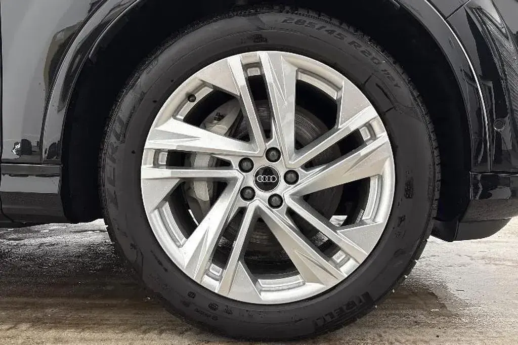 Used Audi Q7 S-Line 340 HP (250 kW) 2025 Black SUV