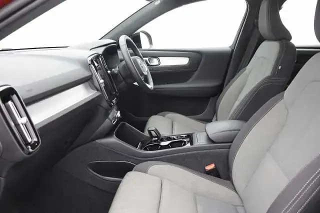 Used Volvo XC40 Plus 161 HP (118 kW) 2024 SUV