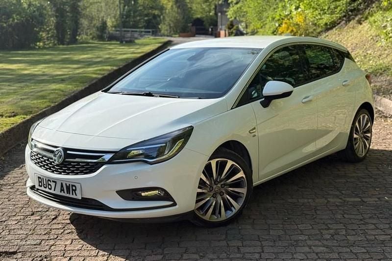 White Used 2017 Vauxhall Astra Elite Hatchback | £9,850 (Fair price) - Image 1/1