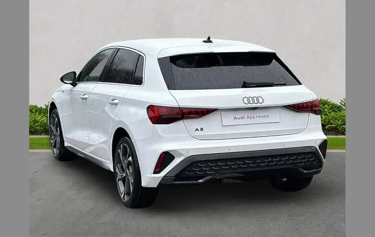 Used Audi A3 S-Line 147 HP (108 kW) 2025 White Hatchback