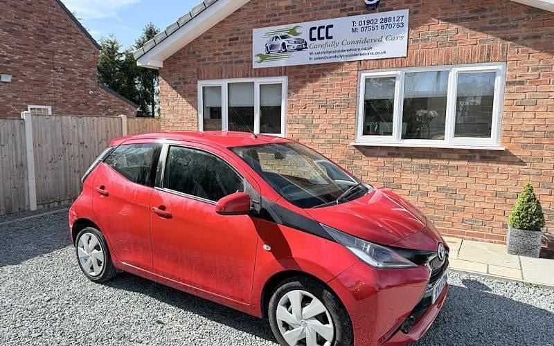 Used Toyota Aygo X-play 69 HP (50 kW) 2018 Hatchback