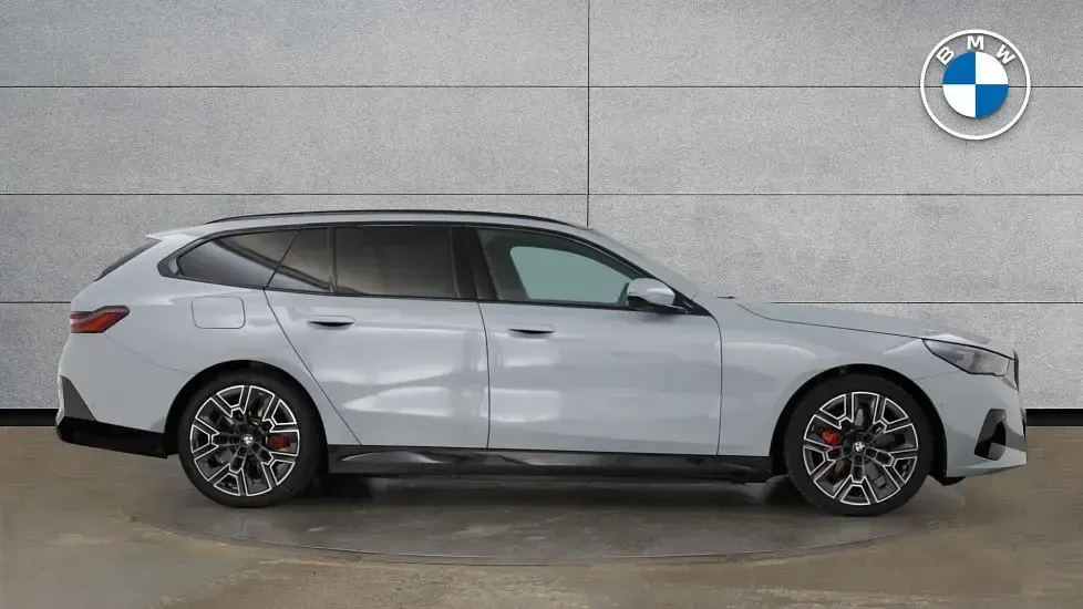Used BMW 550e M Sport 482 HP (354 kW) 2026 Grey Estate