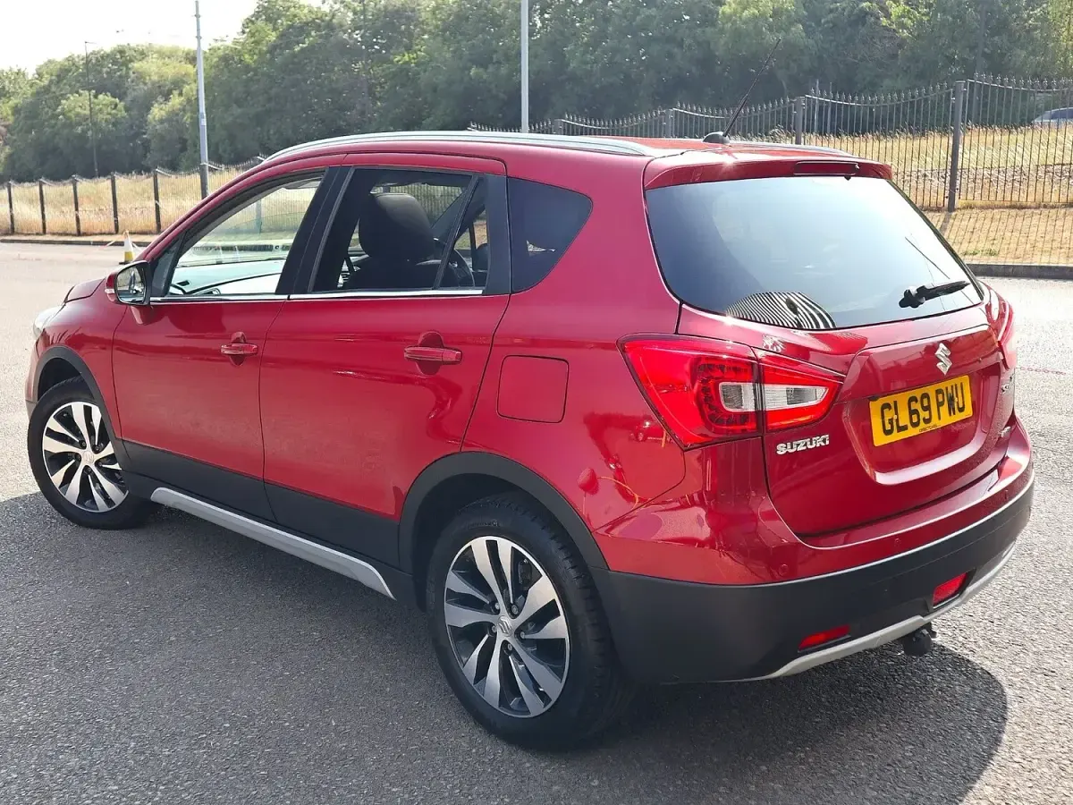 Used Suzuki SX4 SZ5 140 HP (102 kW) 2019 Red Hatchback