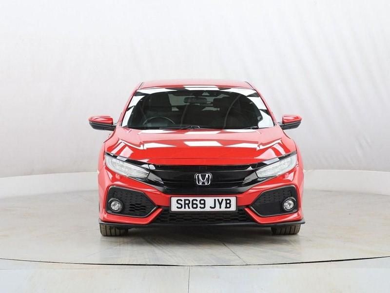 Begagnad Honda Civic Sport 182 HK (133 kW) 2019 Röd Halvkombi