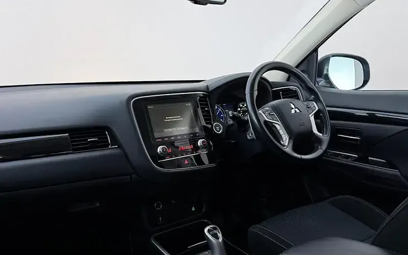 Used Mitsubishi Outlander P-HEV 224 HP (164 kW) 2020 Grey Estate