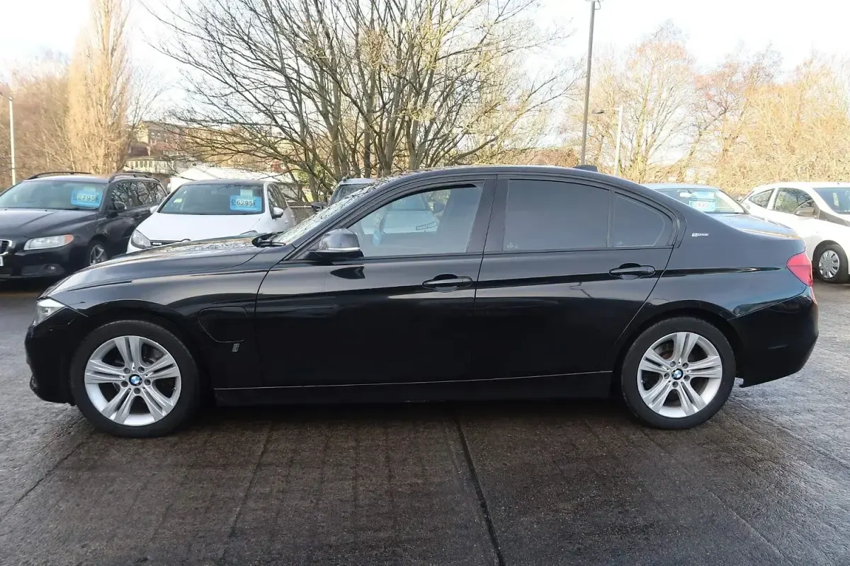 Used BMW 330e Sport Line 252 HP (185 kW) 2016 Black Sedan