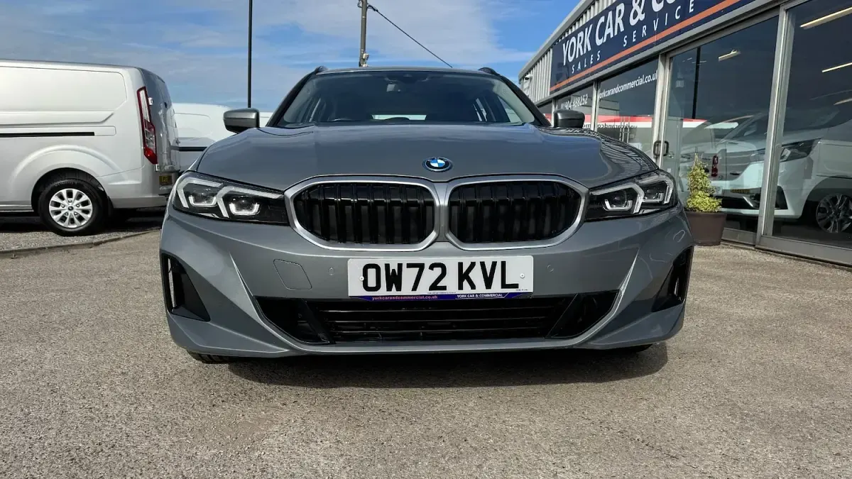 Used BMW 330e Sport Line 292 HP (214 kW) 2023 Grey Estate
