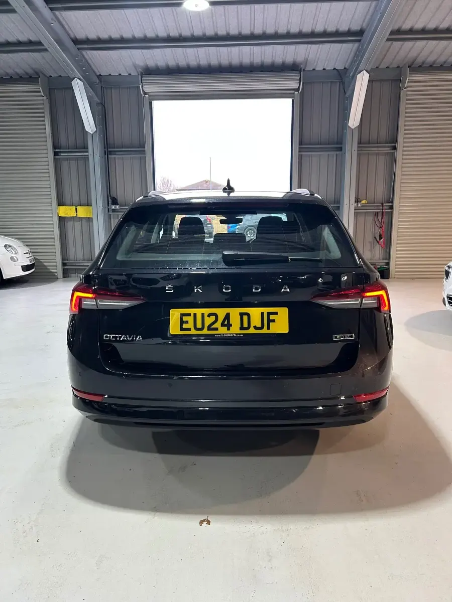 Used Skoda Octavia SE 110 HP (80 kW) 2024 Black Estate