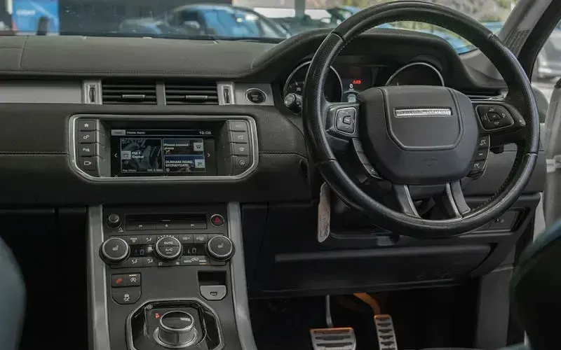 Used Land Rover Range Rover evoque HSE Dynamic 179 HP (131 kW) 2018 Hatchback