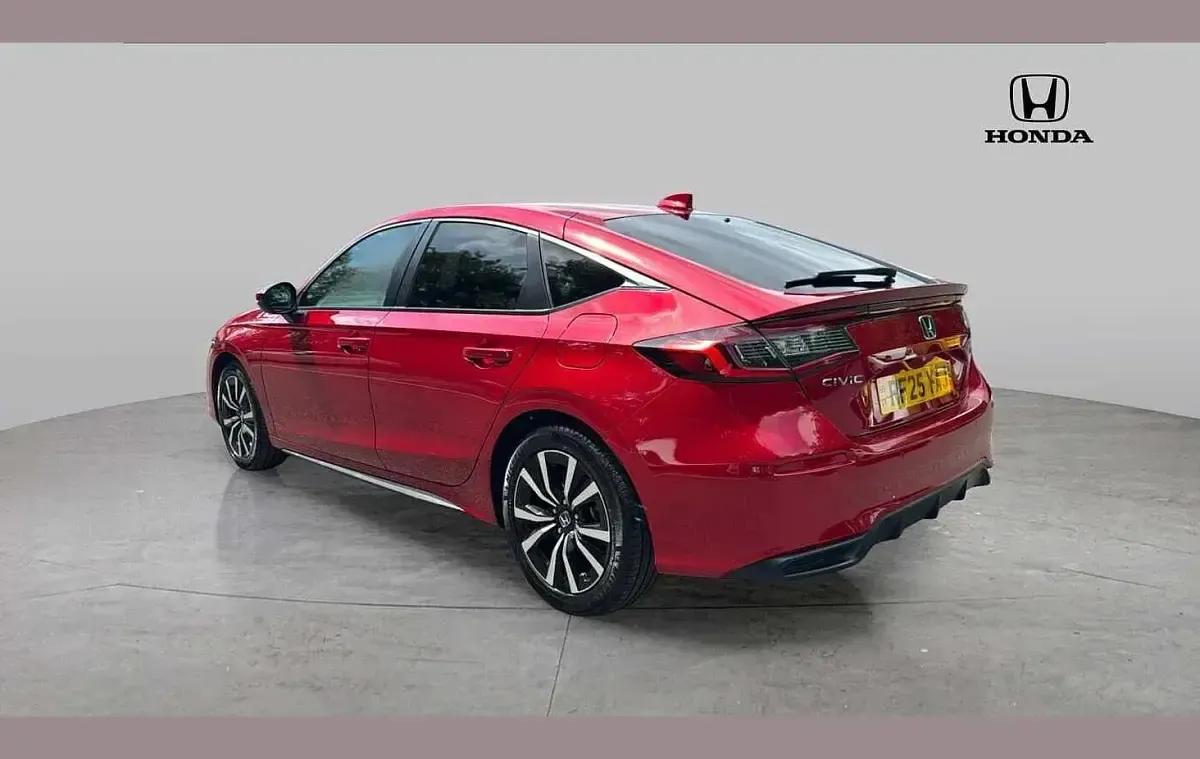 Used Honda Civic Elegance 143 HP (105 kW) 2025 Red Hatchback