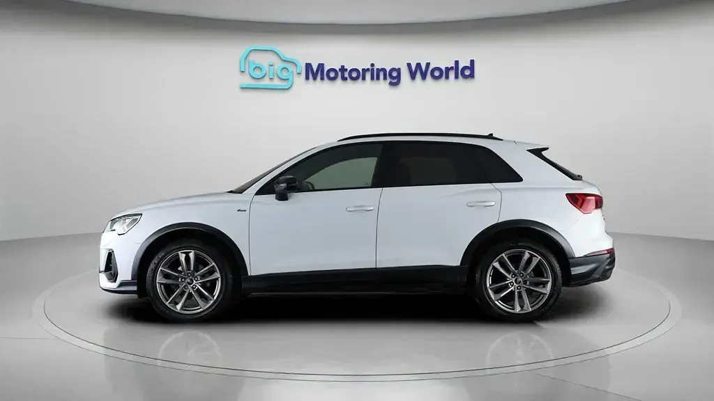 Begagnad Audi Q3 Black Edition 150 HK (110 kW) 2021 Vit SUV