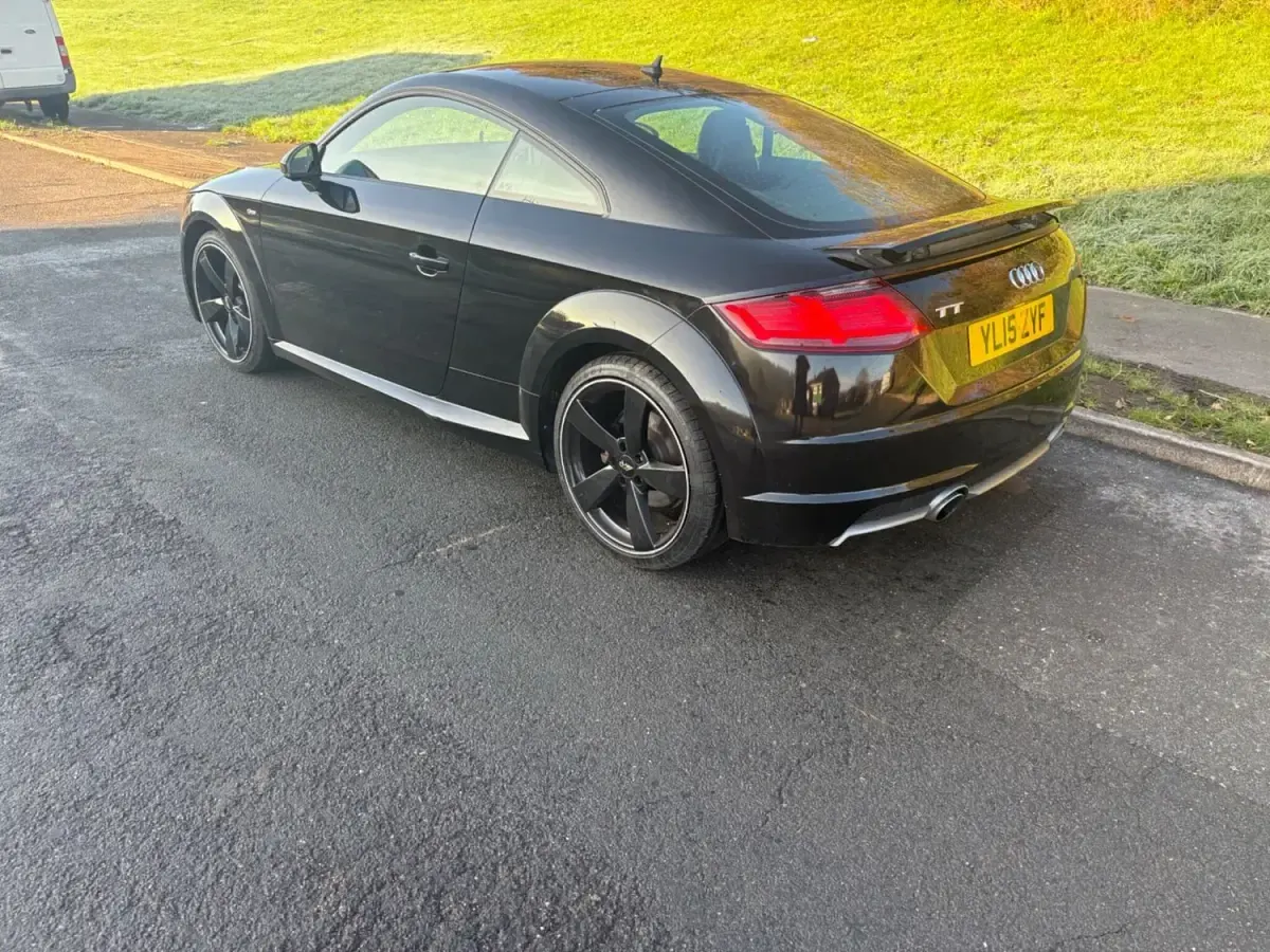 Begagnad Audi TT S-Line 2015 Svart Sportkupé