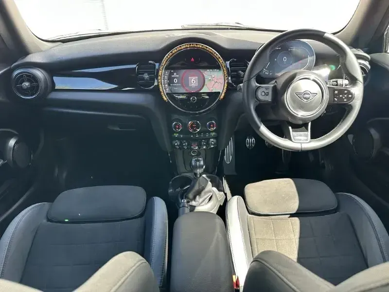Używany Mini Cooper Hatch 134 KM (98 kW) 2021 Czerwony Hatchback