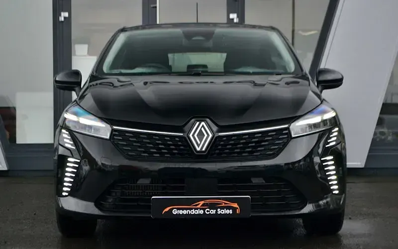 Used Renault Clio Evolution 90 HP (66 kW) 2024 Black Hatchback