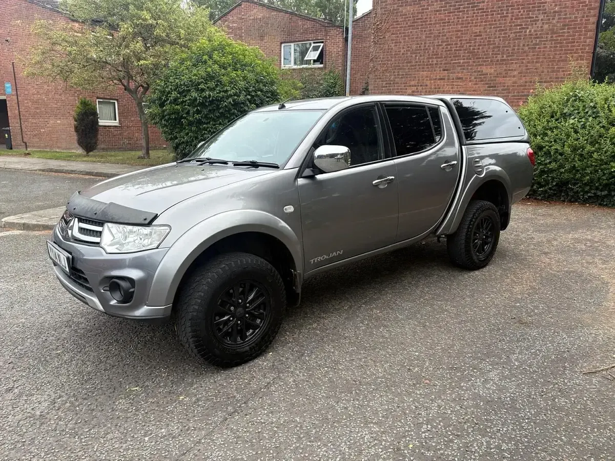 Used Mitsubishi L200 175 HP (128 kW) 2014 Grey Pickup