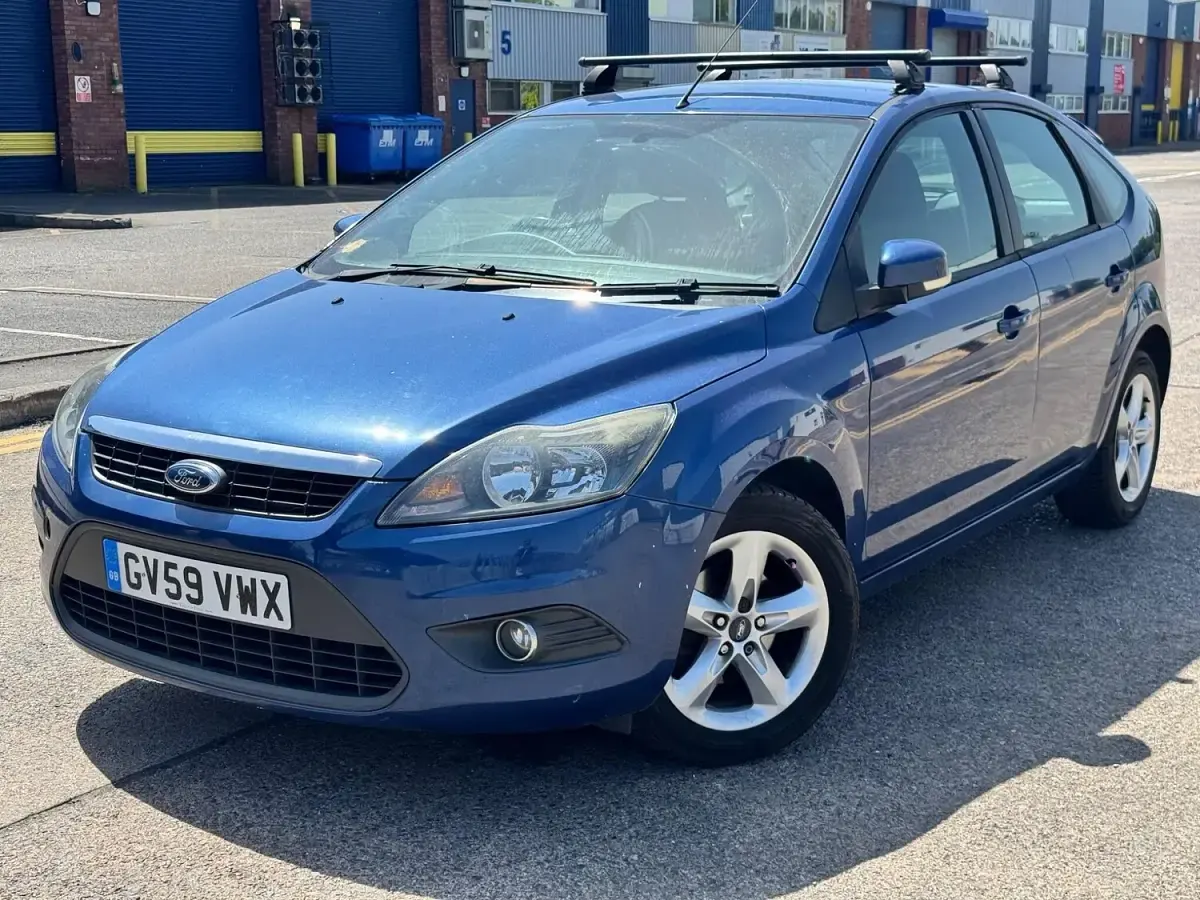 Used Ford Focus Zetec 2010 Blue Hatchback