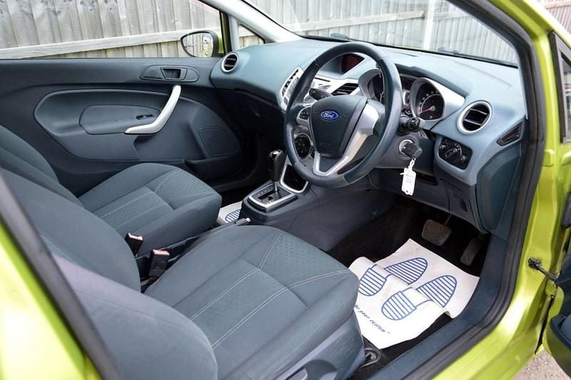 Used Ford Fiesta Zetec 96 HP (70 kW) 2009 Green Hatchback