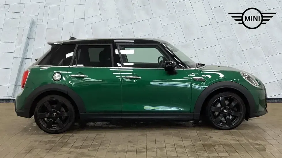 Used Mini Cooper S Classic 176 HP (129 kW) 2023 Green Hatchback