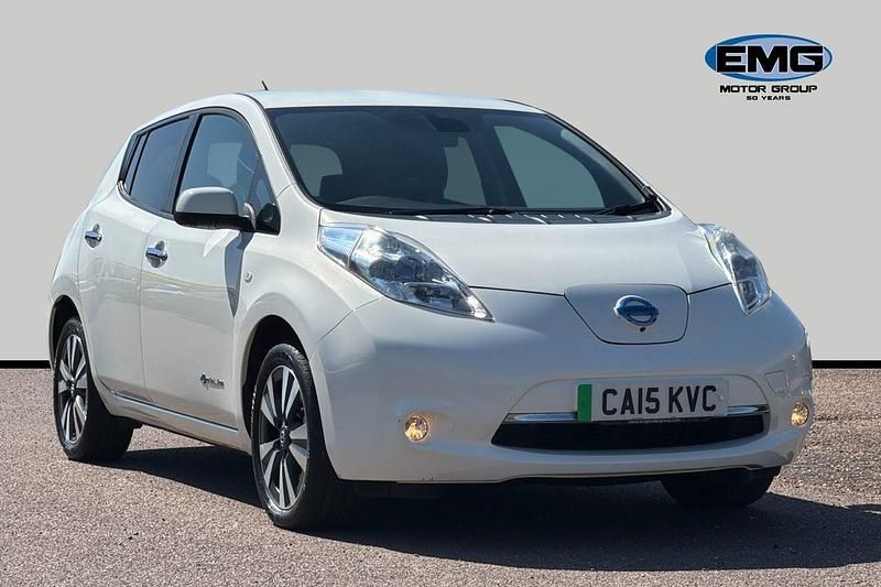 White Used 2015 Nissan Leaf Tekna Hatchback | £3,895 (Fair price) - Image 1/3