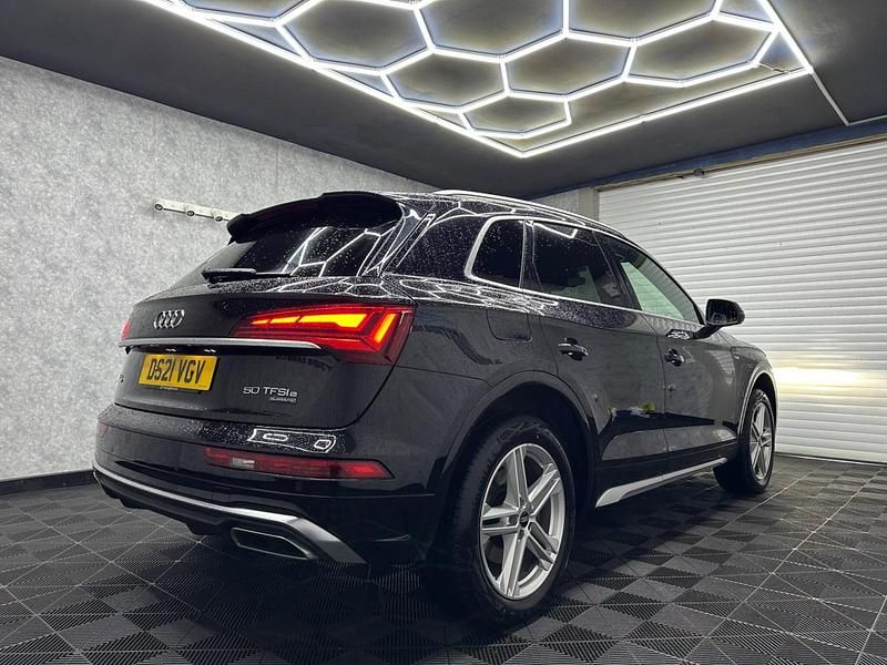 Begagnad Audi Q5 S-Line 2021 Svart SUV