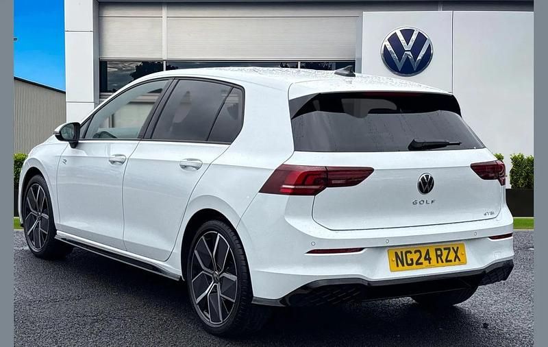 Used VW Golf VIII R-line 147 HP (108 kW) 2024 White Hatchback