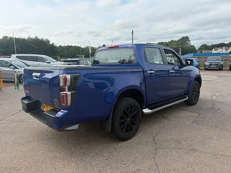 Used Isuzu D-Max 163 HP (119 kW) 2022 Blue Pickup