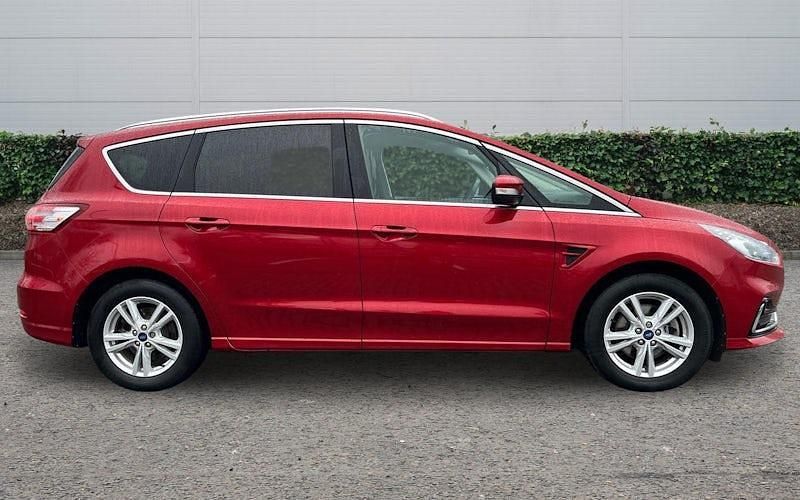 Used Ford S-MAX Titanium 190 HP (139 kW) 2022 Red MPV