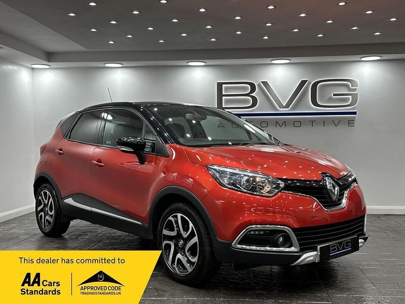 Red/black Used 2017 Renault Captur Signature SUV | £4,994 (Good price) - Image 1/2