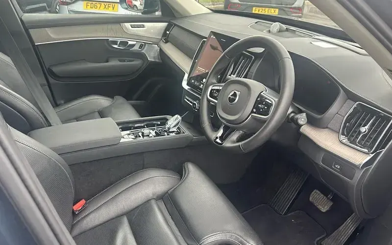 Used Volvo XC90 Ultra 250 HP (183 kW) 2025 SUV