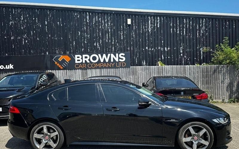 Used Jaguar XE Ingenium 200 HP (147 kW) 2019 Sedan