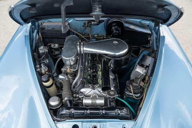 Image 3/4