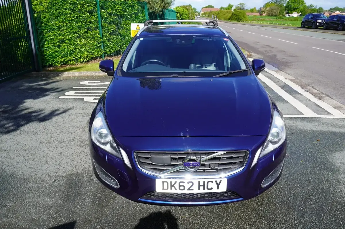 Used Volvo V60 Ocean Race 180 HP (132 kW) 2012 Blue Estate