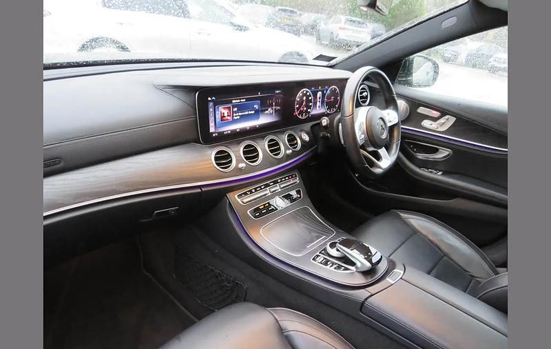 Used Mercedes E400 AMG Line Premium Plus 334 HP (245 kW) 2019 Black Sedan