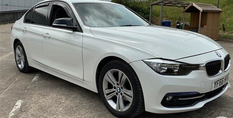Alpine white Used 2016 BMW 318 Sport Line Sedan | £8,275 (Fair price) - Image 1/4