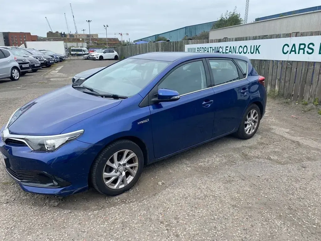 Used Toyota Auris Hybrid 2016 Blue Hatchback