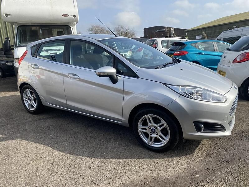 Used Ford Fiesta Zetec 82 HP (60 kW) 2013 Silver Hatchback