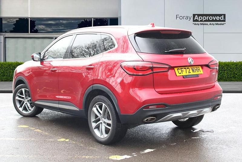 Used MG HS Exclusive 162 HP (119 kW) 2023 Ruby red SUV