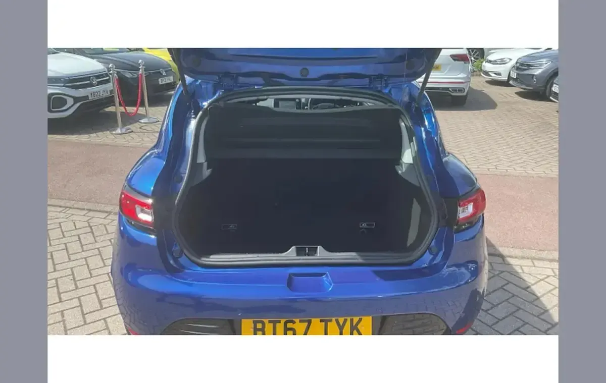 Used Renault Clio Dynamique 90 HP (66 kW) 2017 Blue Hatchback