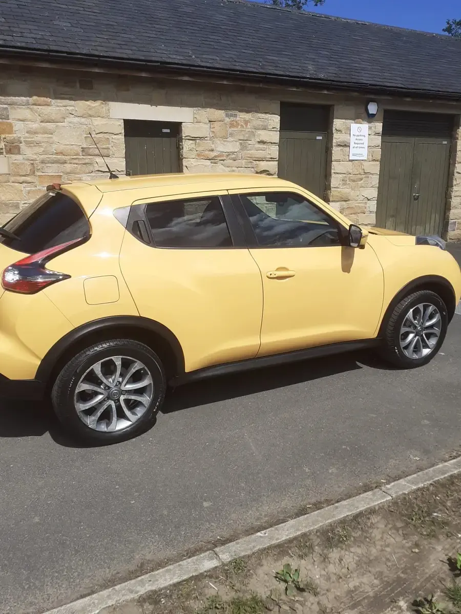 Used Nissan Juke Tekna 2014 Yellow SUV