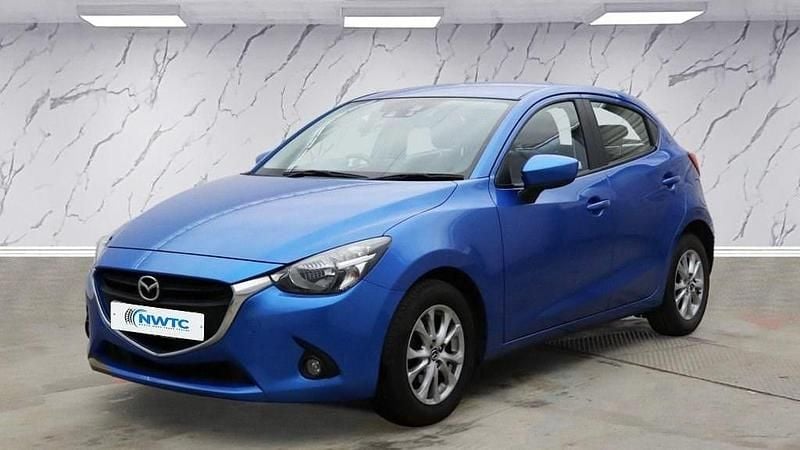 Used Mazda 2 90 HP (66 kW) 2016 Blue Hatchback