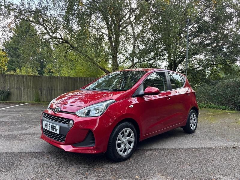 Used Hyundai i10 SE 87 HP (63 kW) 2019 Red Hatchback