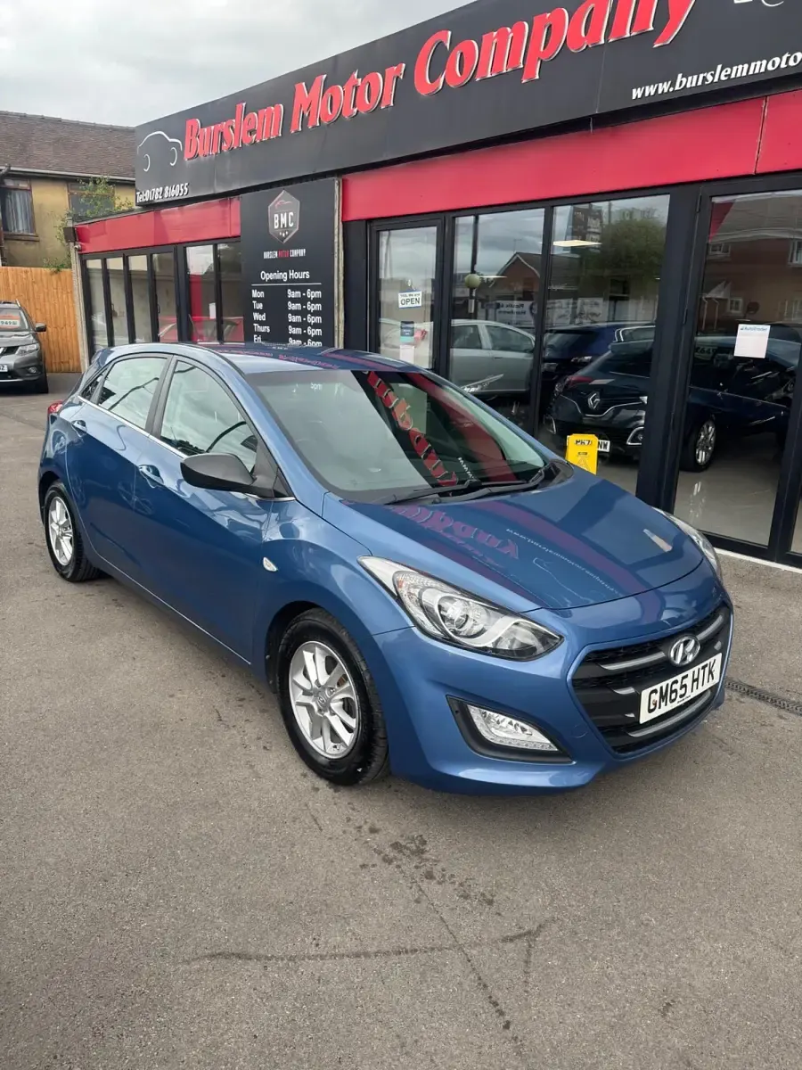 Used Hyundai i30 SE 110 HP (80 kW) 2015 Blue Hatchback
