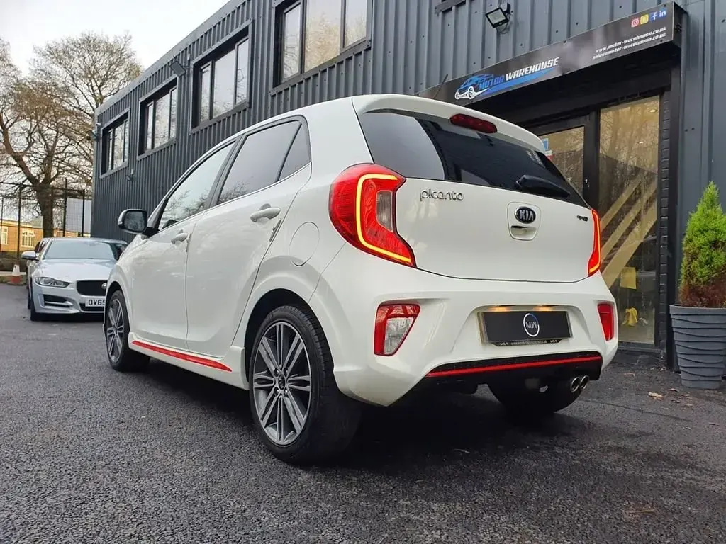 Second-hand Kia Picanto GT-Line 66 CP (48 kW) 2018 Alb Hatchback